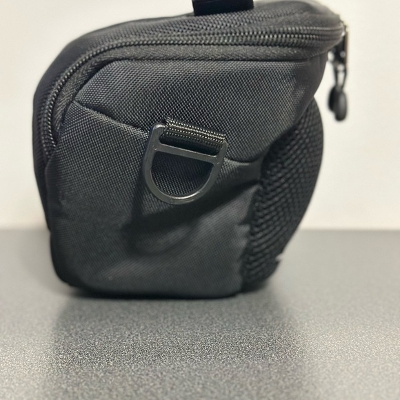 Case Logic Luminosity Compact Holster - Picture 3 of 16